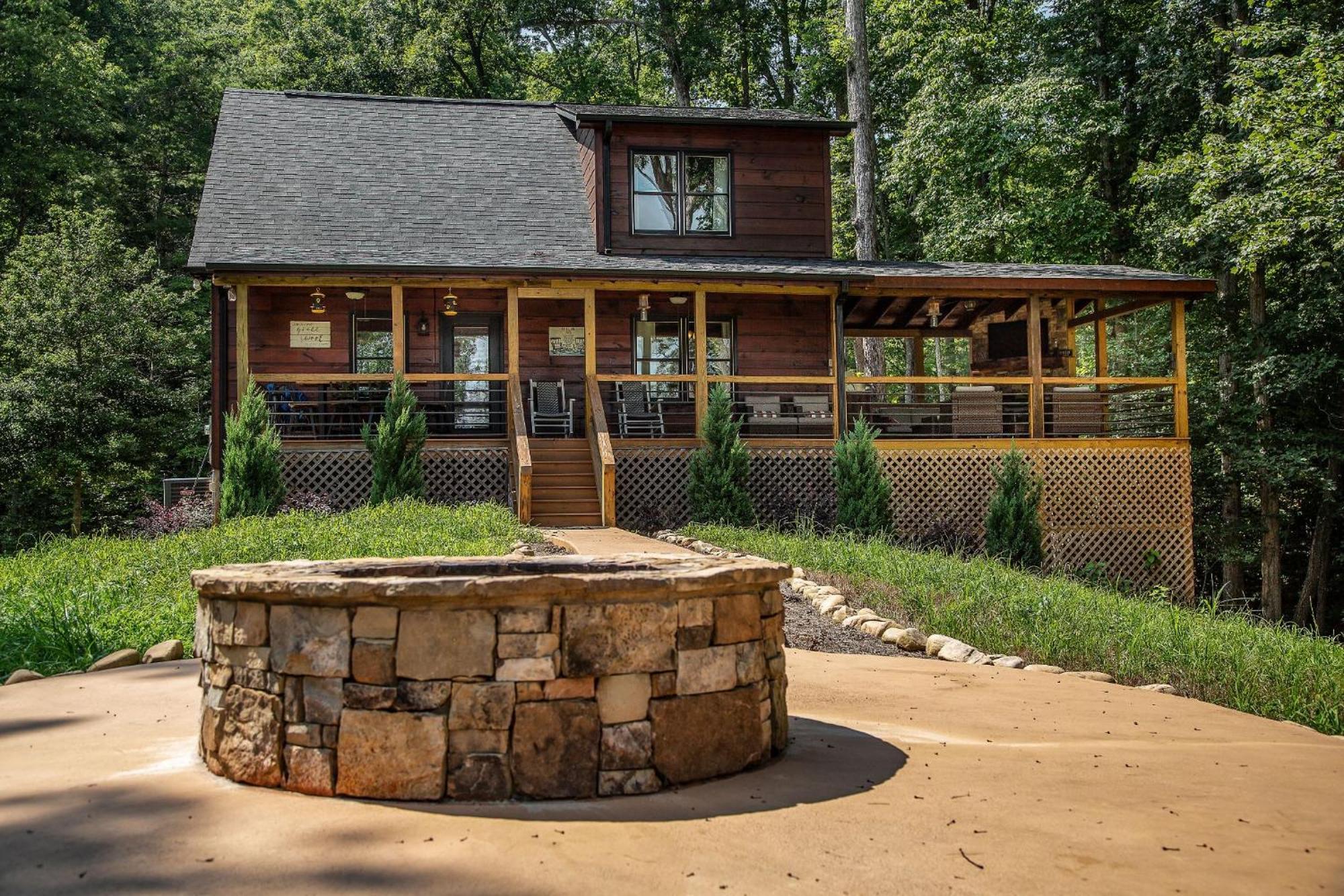 Adore The Smores Rustic Mountain Charm Outdoor Spaces And A Cozy Hot Tub Blue Ridge Dış mekan fotoğraf